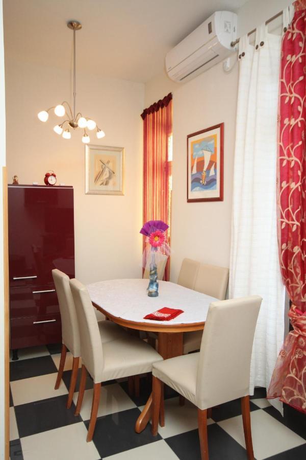 Apartments By The Sea Podgora, Makarska - 6713 Exterior foto